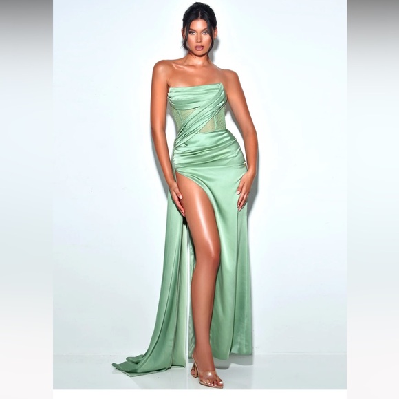 Miss Circle NEW UNUSED SIZE XS US 2 mint basil prom/wedding guest dress gown - Picture 1 of 6